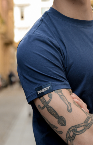 dettaglio etichetta pivert t shirt blu navy